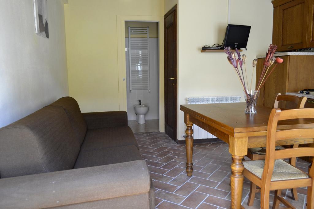 Tuscany Country Apartments Гамбаси Терме Екстериор снимка