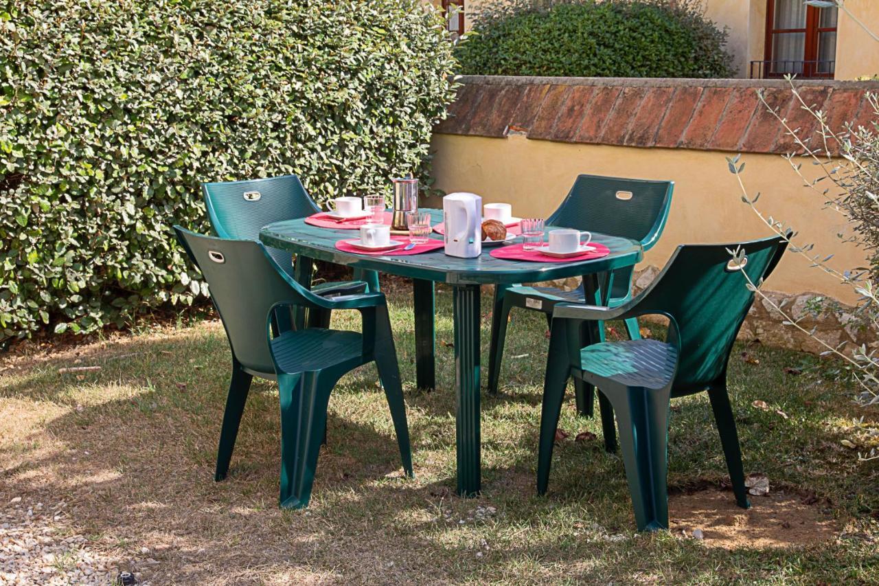 Tuscany Country Apartments Гамбаси Терме Екстериор снимка